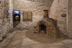 Historická pec v expozici Historie ukrytá pod dlažbou města