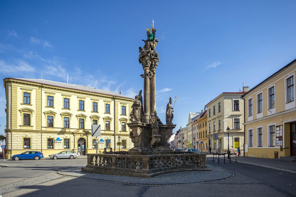 Sloup Nejsvětější Trojice na Riegrově náměstí