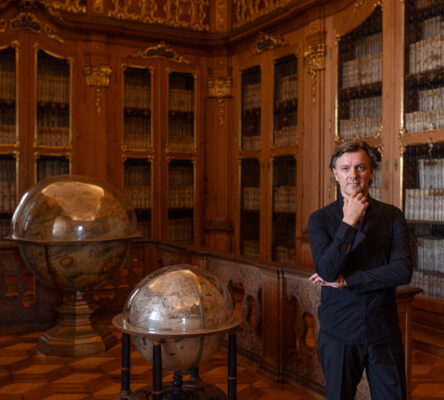 Světová pódia, ale srdce v Kroměříži. Příběh dirigenta Tomáše Netopila - 8