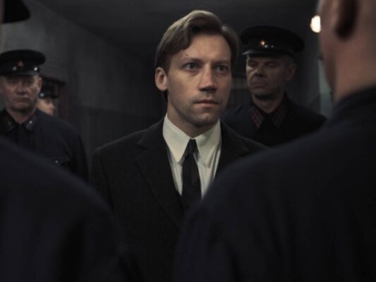 Dva prokurátoři (FRA/DEU 2025) - 1